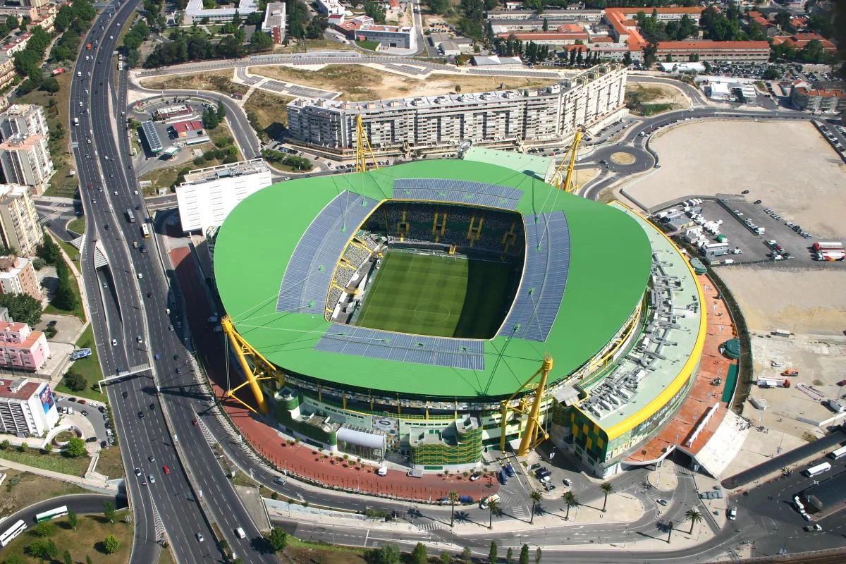 Historical aerial view of Sporting CP’s Estadio Jose Alvalade in Lisbon, with green roof and surrounding roads